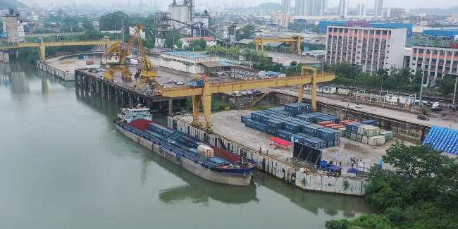 广西柳州港到珠海高栏港集装箱班轮首航成功